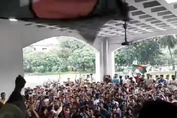 Bangladesh Chief Justice steps down after ultimatum from student protestors