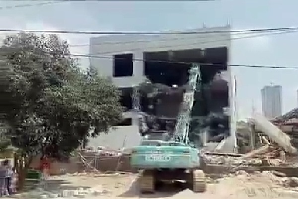 HYDRA continues demolition drive to save Hyderabad lakes