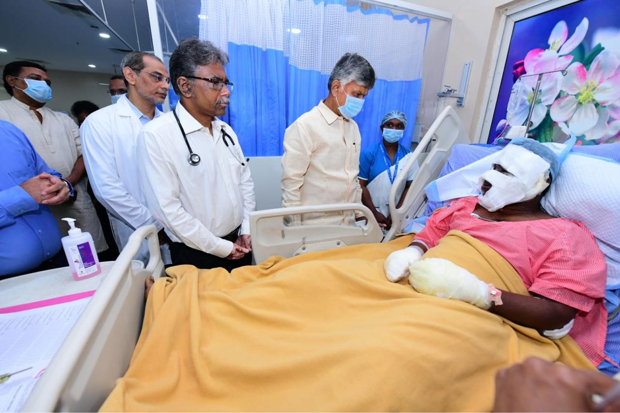 Phrama unit blast: Andhra CM announces Rs 1 crore ex-gratia for families of deceased