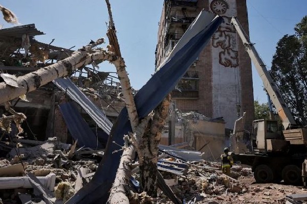 4 killed, 37 injured in Russian attack on Ukraine