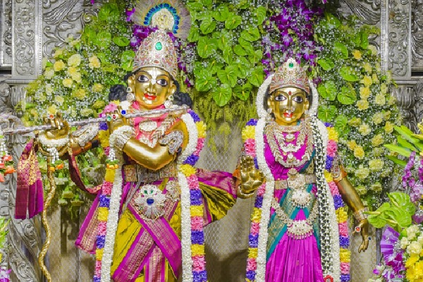 Governors, CMs of Telugu states greet people on Janmashtami