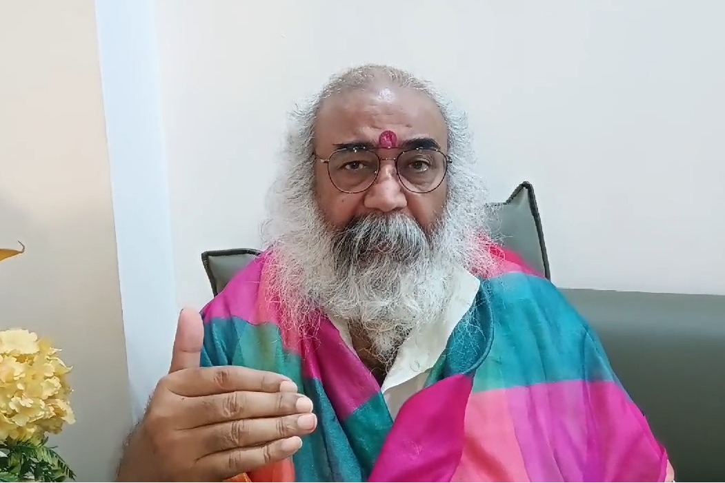 Acharya Pramod Krishnam slams Rahul Gandhi for 'Devta does not mean god' remark