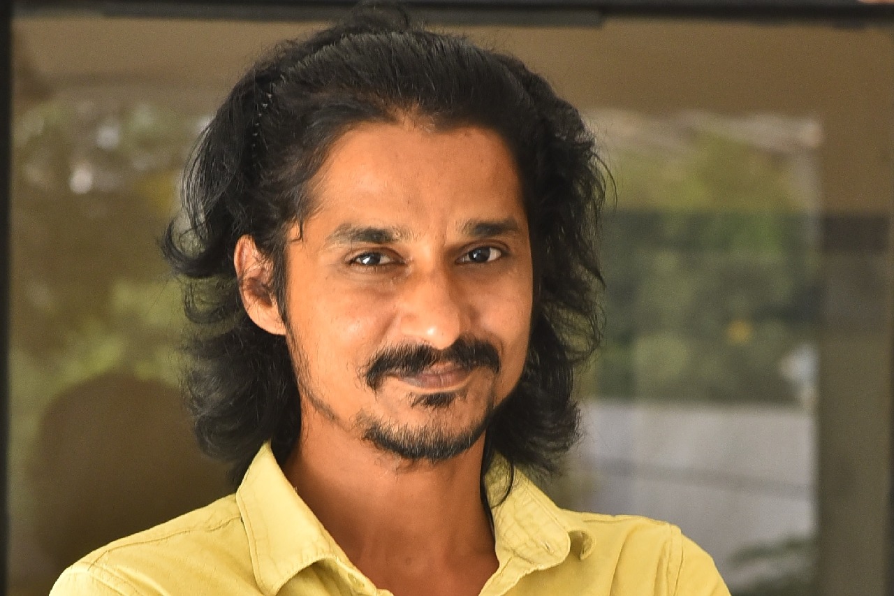 ఆత్మహత్యలు సమస్యలకు పరిష్కారం కాదు: 'కలి' దర్శకుడు శివ శేషు 