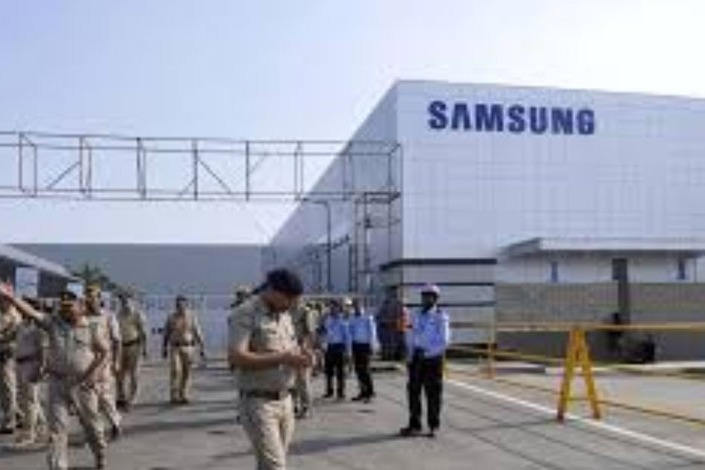 Tension near Samsung plant in Chennai after police crackdown on striking workers