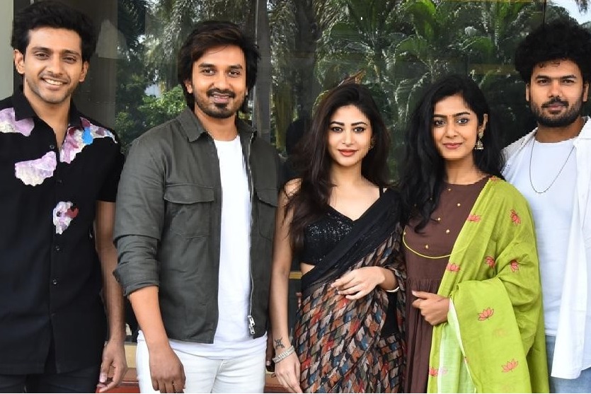 రోటి కపడా రొమాన్స్‌ క్లైమాక్స్‌ మనసు హత్తుకుంటుంది: విక్రమ్‌ రెడ్డి 