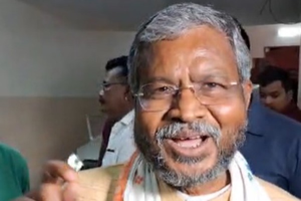 Rahul Gandhi should feel ashamed, his ancestors did nothing for tribals: Babulal Marandi
