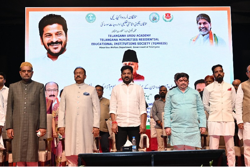 Modi Parivar divides people, Gandhi Parivar unites them: Telangana CM