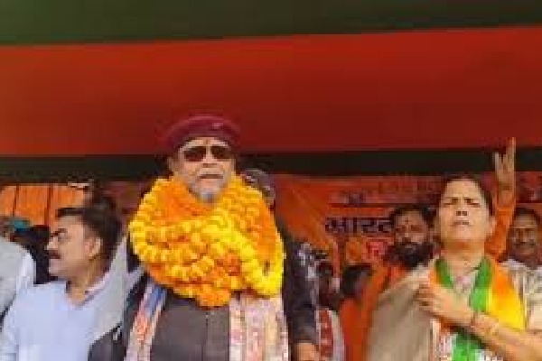Mithun Chakraborty's purse stolen during rally in Jharkhand, repeated announcements made to return