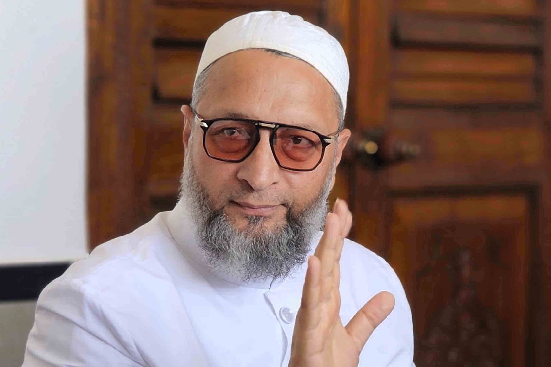 Sena seeks action against Owaisi brothers; accuses them of giving divisive speeches