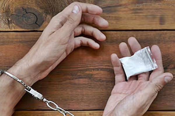 Sri Lankan navy arrests five suspects for smuggling narcotics