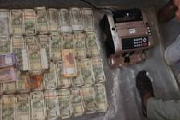 Seizures cross Rs 1000 crore mark in ongoing elections and bypolls: EC