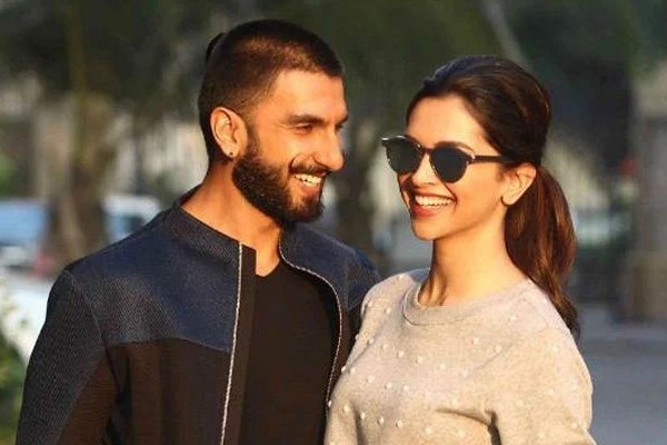 Deepika Padukone turns cheerleader for Ranveer Singh