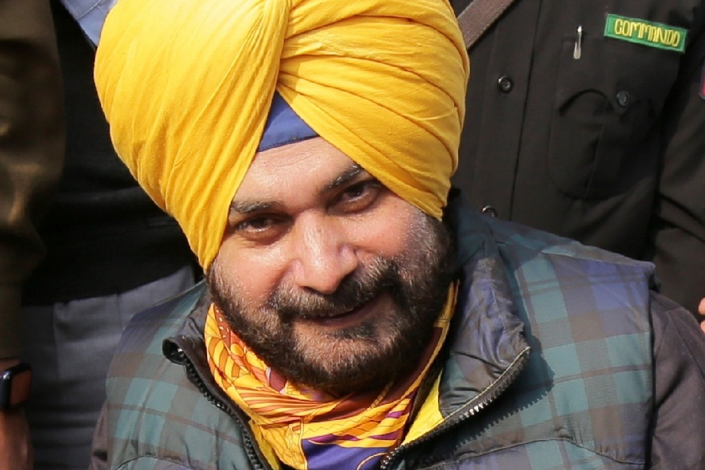 Sidhu makes U-turn, says wife underwent cancer treatment along with Ayurveda-based diet