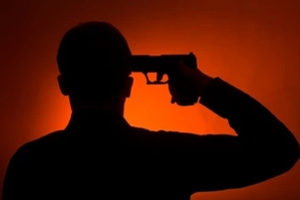 Sub-Inspector of police shoots himself dead in Telangana