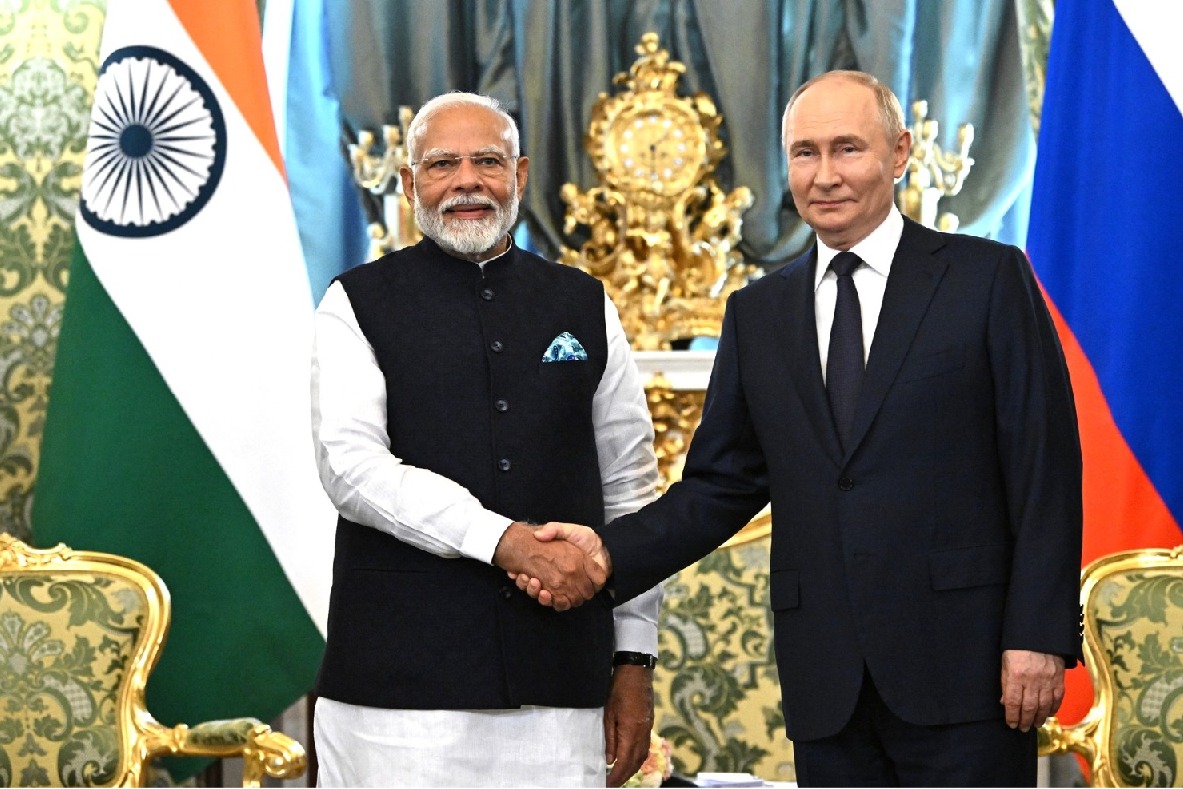 Putin lauds PM Modi's 'Make in India' policy, says Russia willing to invest