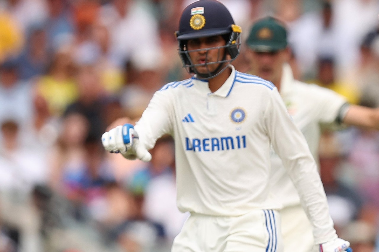 2nd Test: Mitchell Starc picks 3-31 as Australia reduce India to 82/4