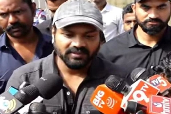Manchu Manoj Addresses Media on Family Controversy, Apologizes to Journalists
