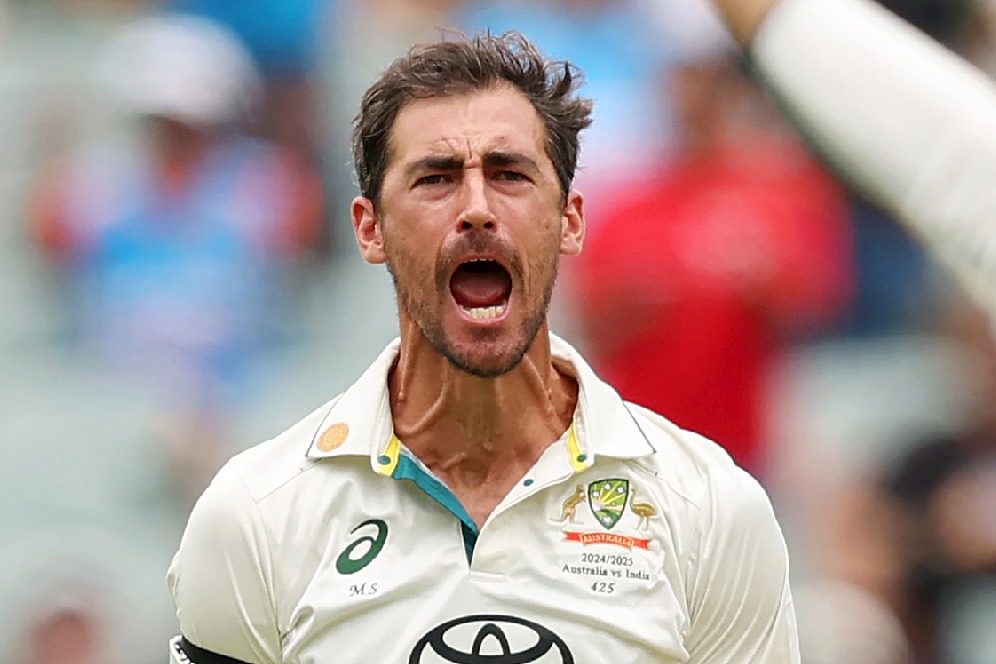 3rd Test: Starc, Hazlewood leave India in deep trouble after Australia make 445