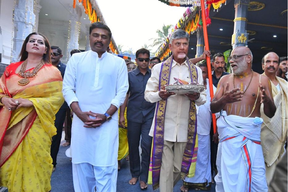 Chandrababu Suggested Megha Krishna Reddy to Adopt Gudlavalleru Mandal
