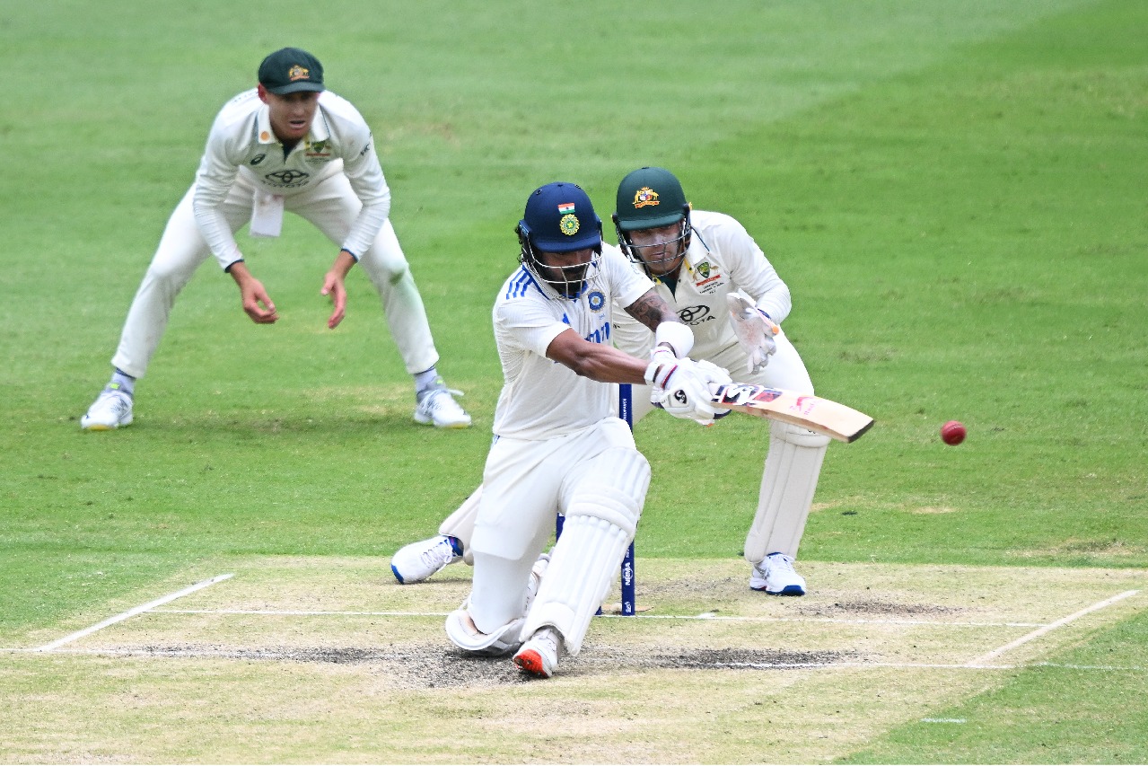 3rd Test: Rahul's half-century leads India to 167/6 at lunch on Day 4