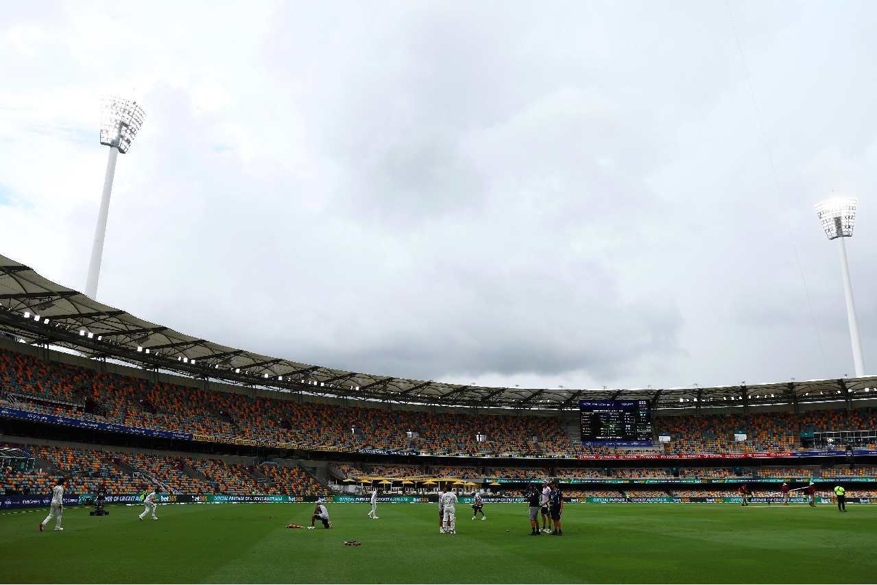 3rd Test: Rain forces early lunch after Australia bowl out India for 260, take 185-run lead