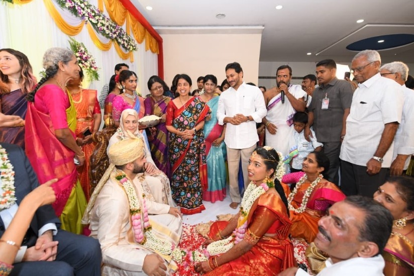 CM Jagan and Wife Bharathi Bless Newlyweds in Pulivendula