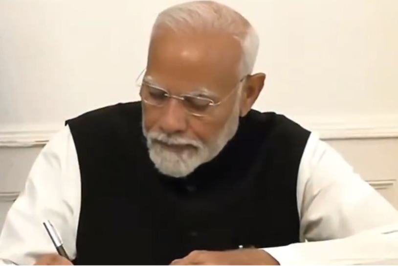 In a poetic style, PM Modi wishes New Year to aspirational India