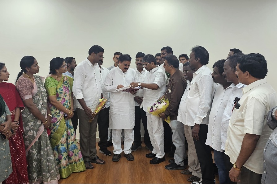 AP JAC Union Leaders Meet Minister Nadendla Manohar