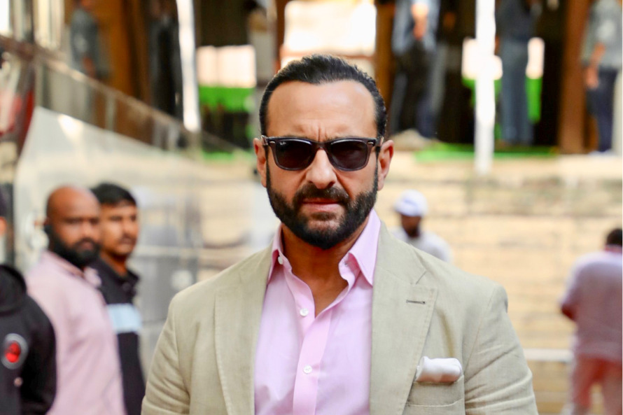 Saif Ali Khan stabbing case : Actor's team issues official statement