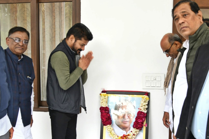 Tributes paid to Jaipal Reddy on birth anniversary