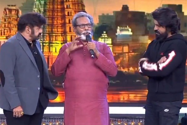 Ram Charan's Generosity Lauded: "Golden Heart" Video Goes Viral