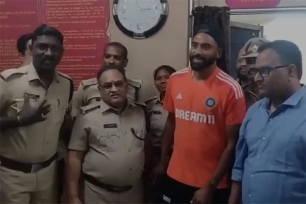 Star Cricketer Mohammed Siraj Draws Crowds at Hyderabad RTO