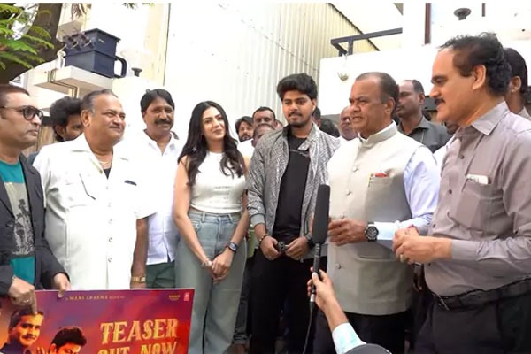 Minister Komatireddy Encourages Content-Driven Films Over Big Budgets