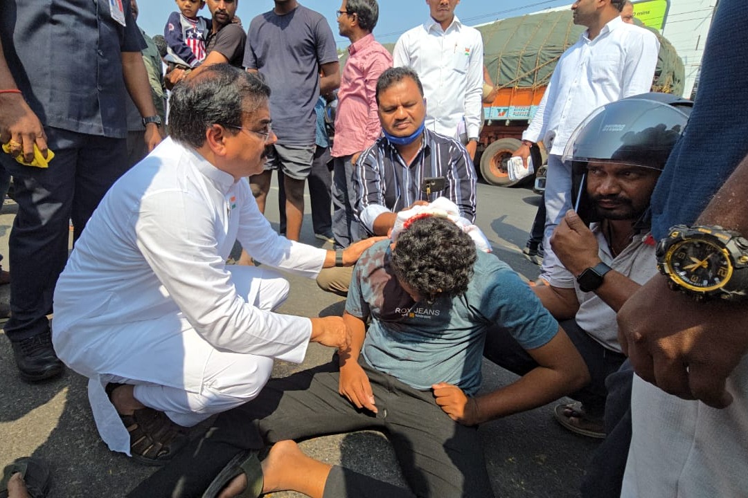 Minister Nadendla Manohar Displays Humanity, Provides First Aid to Road Accident Victim