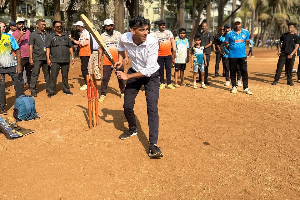 Former UK PM Rishi Sunak Enjoys Cricket in Mumbai