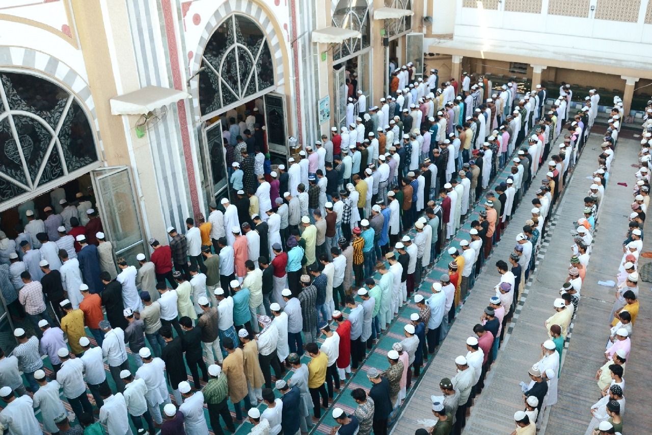 Telangana to allow Muslim employees to leave offices early during Ramzan