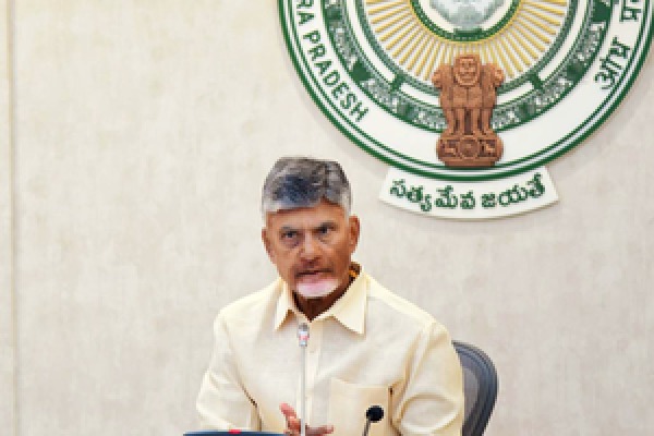 Chandrababu Naidu promises help to chilli farmers
