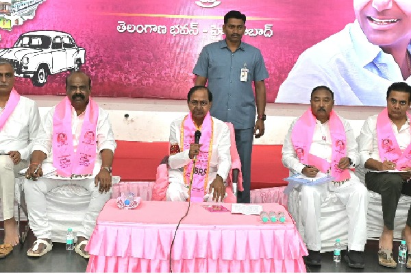 KCR Directs BRS MLAs to Expose Congress Government’s Failures