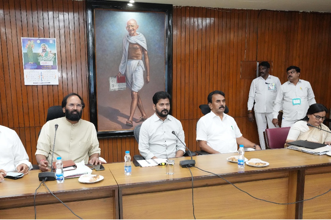 Telangana CM asks agencies to continue rescue operation in tunnel