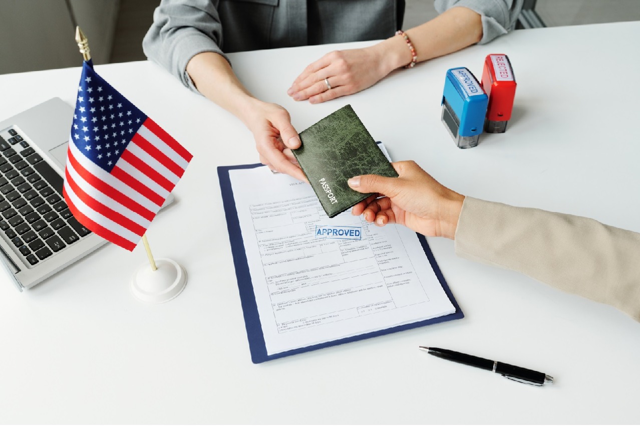 U.S. Immigration Tightens Rules for Green Card and Visa Holders