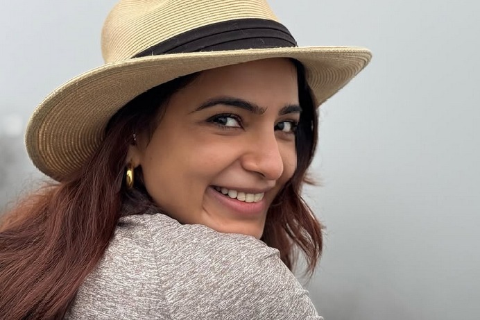 Who Clicked Your Photos in Sydney, Asked a Fan… Samantha Replies