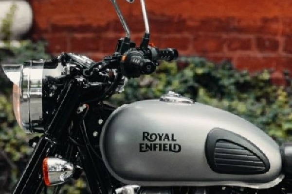 India's motorcycle industry accelerates to robust sales growth in March