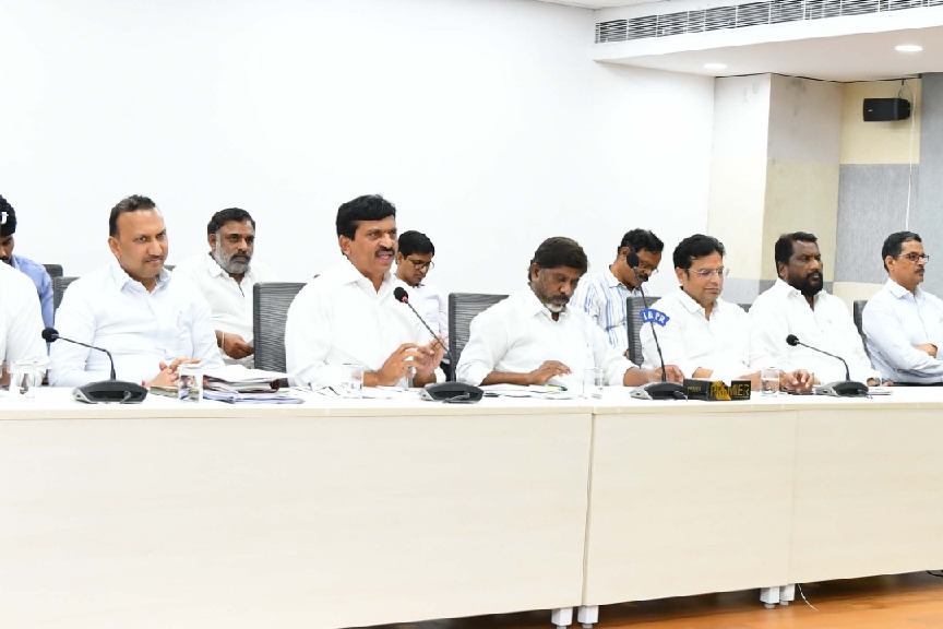 Not taken even an inch of Hyderabad University land, says Telangana govt