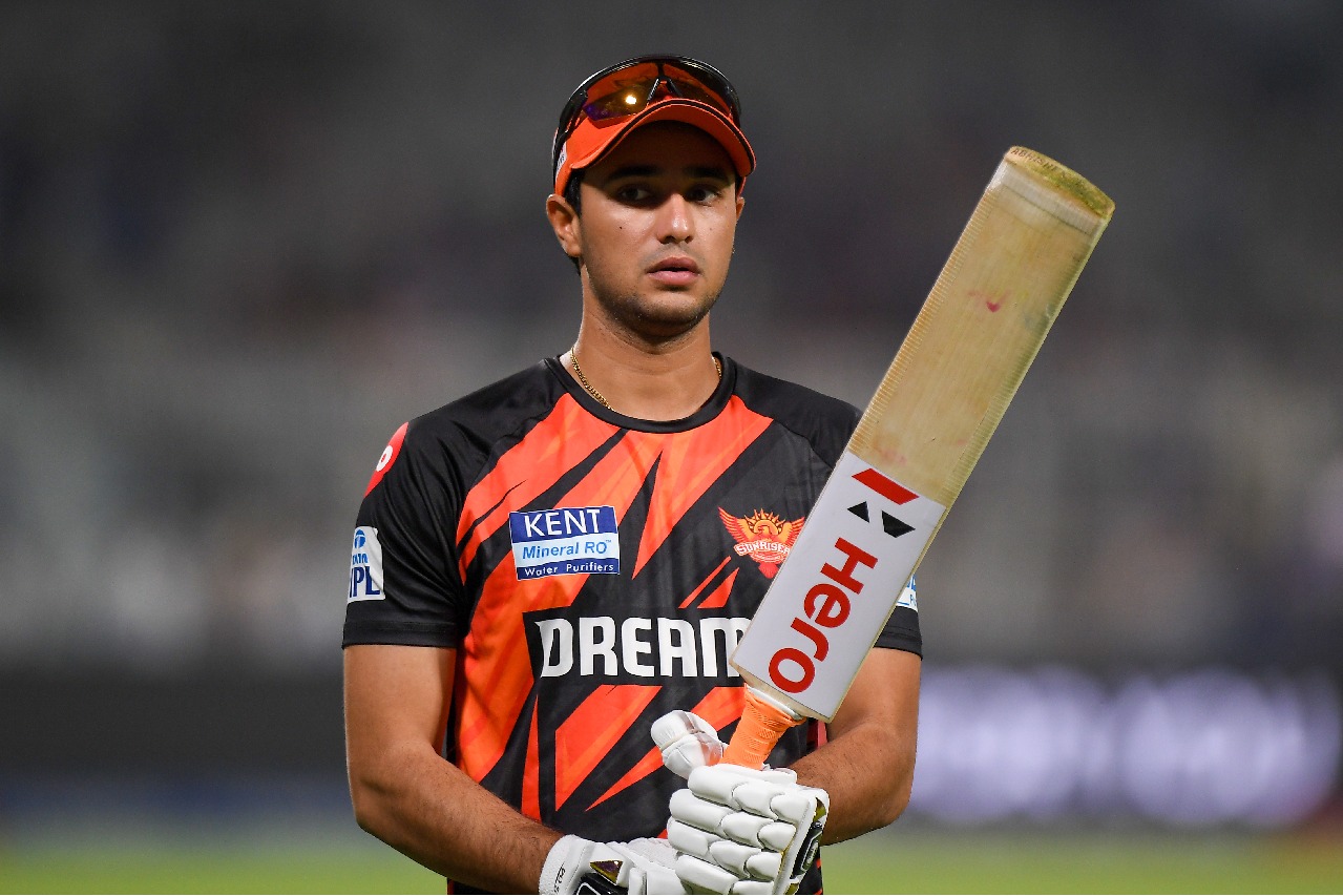 IPL 2025: Kamindu Mendis makes debut as Hyderabad opt to field first against Kolkata