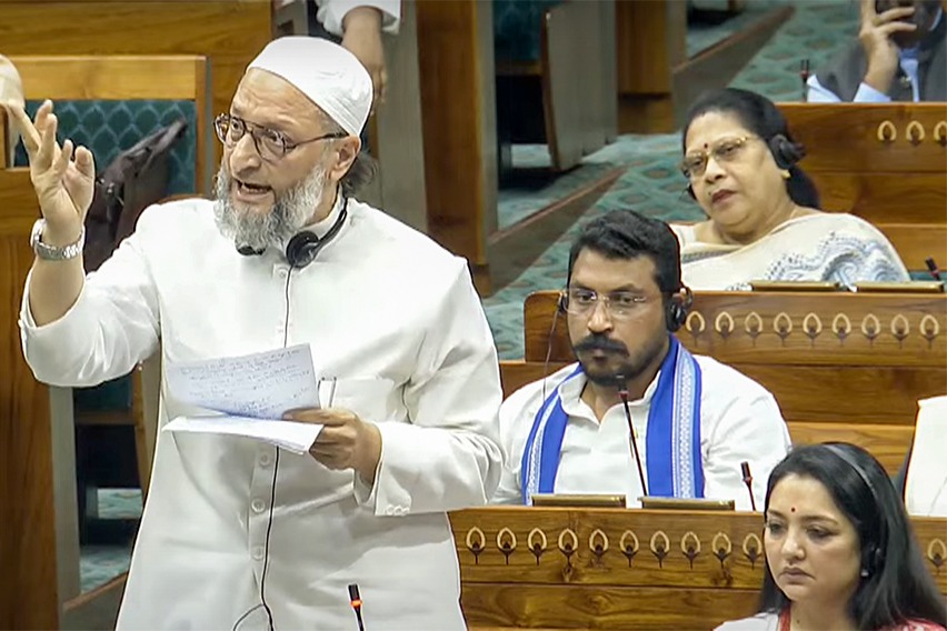 Asaduddin Owaisi petitions SC challenging amendments to the Waqf Act