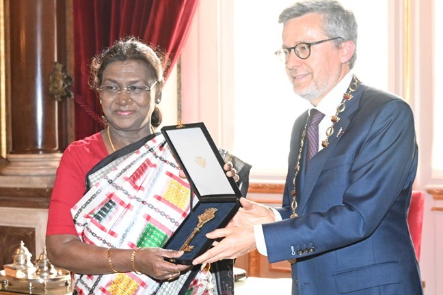 President Droupadi Murmu receives ‘City Key of Honour’ of Lisbon