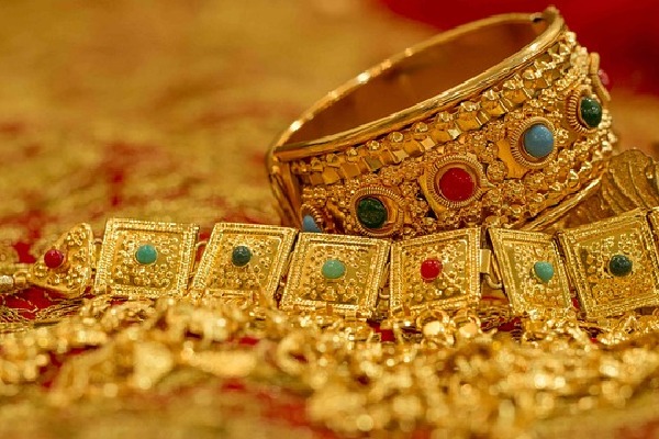 Why You Should Wear Gold to Temples?