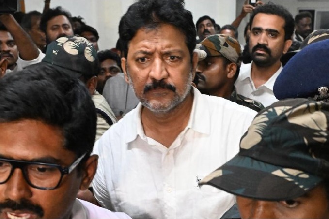 AP High Court Adjourns Vamsis Bail Plea