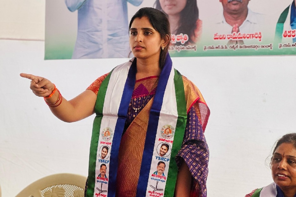 "PPP... Pithapuram Peethadhipathi Pawan Kalyan," Says Shyamala in Fierce Criticism