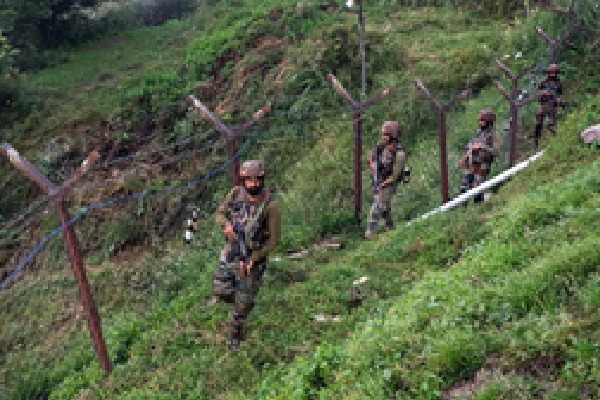 Pak troops resort to unprovoked firing on J&K LoC, Indian Army retaliates